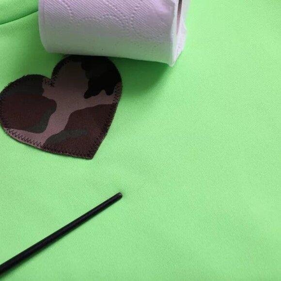 Dolce & Gabbana Green Patchwork Heart Crew Neck Pullover Sweater - Picture 2 of 5